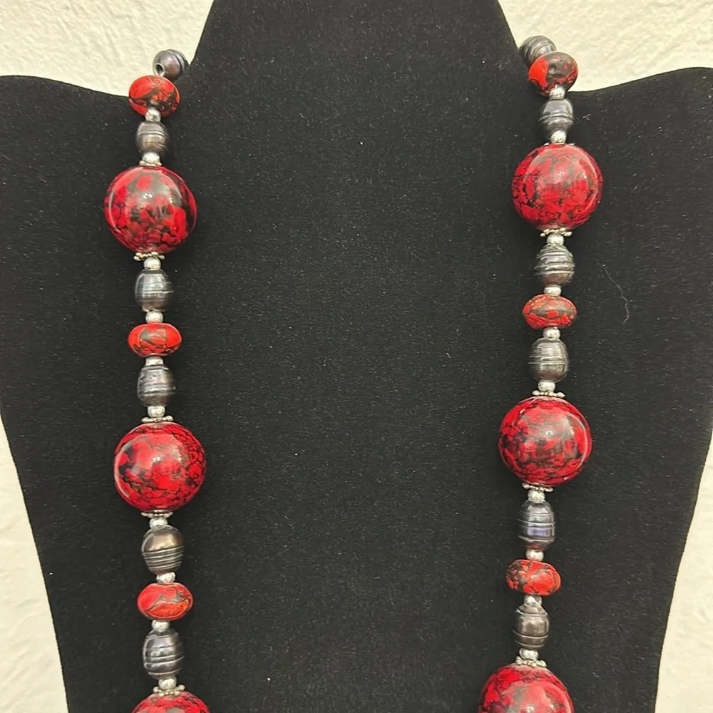 Red w/Black Glass Beads & Black Simulated Pearl Vintage Necklace